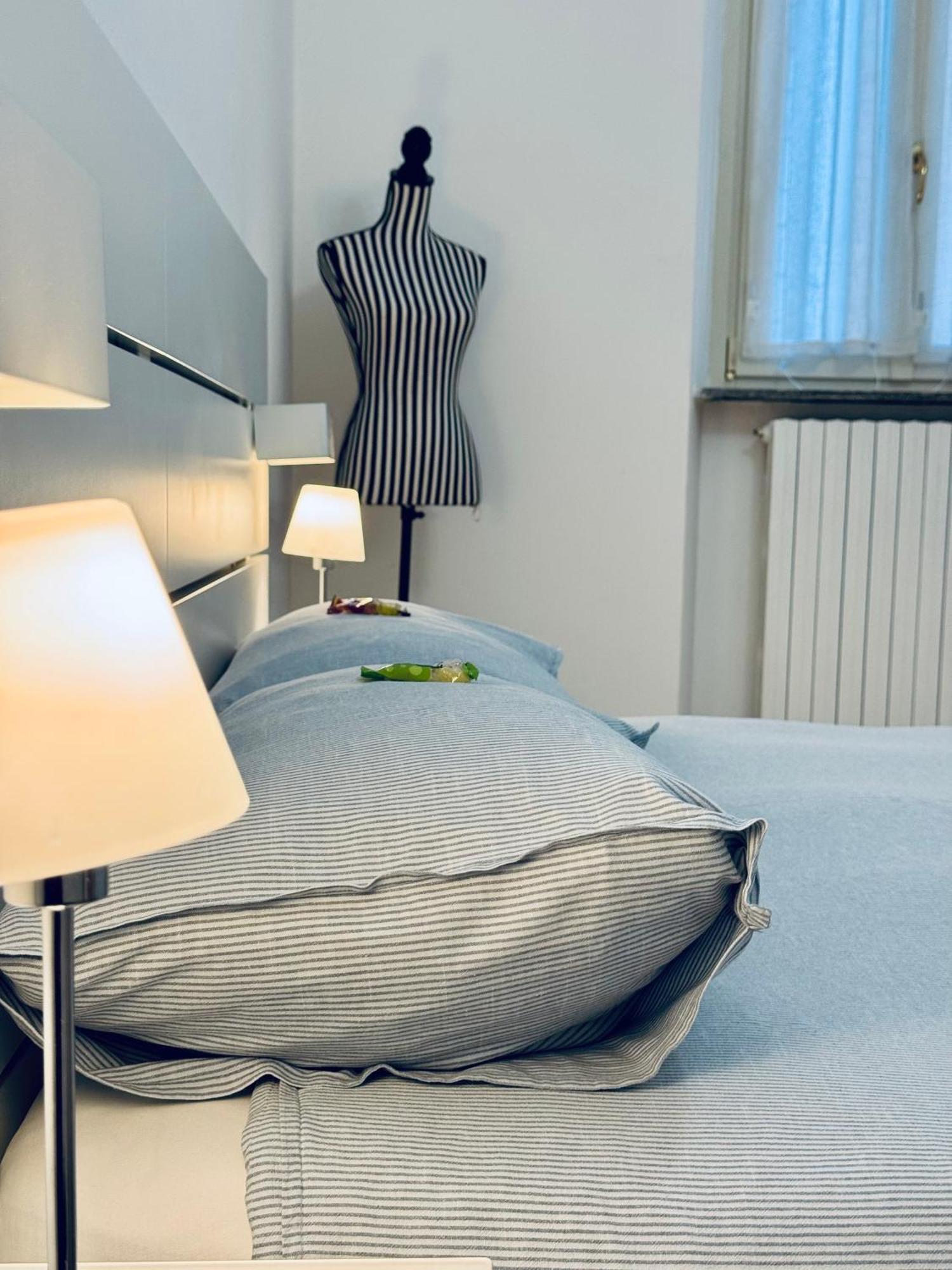 Wanderlust Splendido Appartamento In Centro Pavia Esterno foto